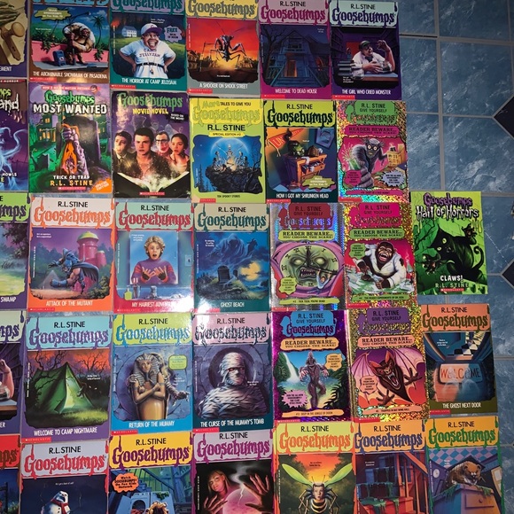 Goosebump vintage Title books - Picture 2 of 9